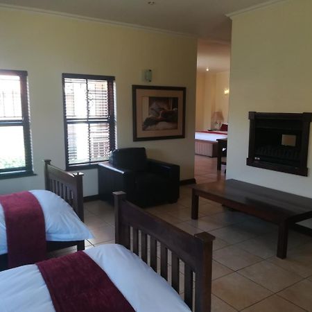 Moon And Sixpence Garden Guest House Muldersdrift Luaran gambar