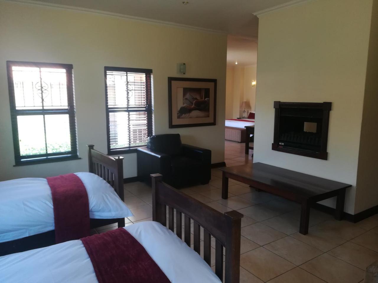 Moon And Sixpence Garden Guest House Muldersdrift Luaran gambar
