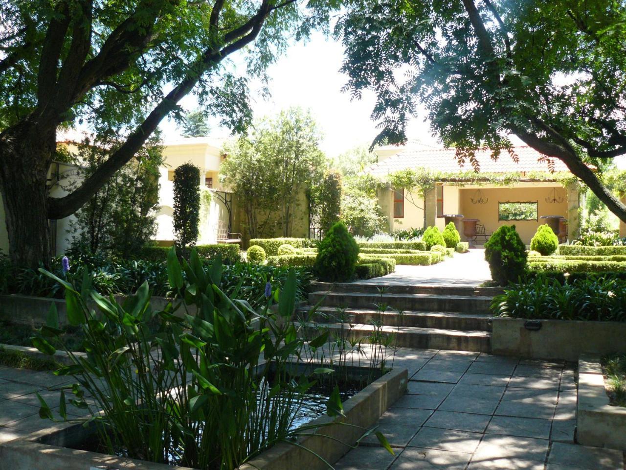 Moon And Sixpence Garden Guest House Muldersdrift Luaran gambar
