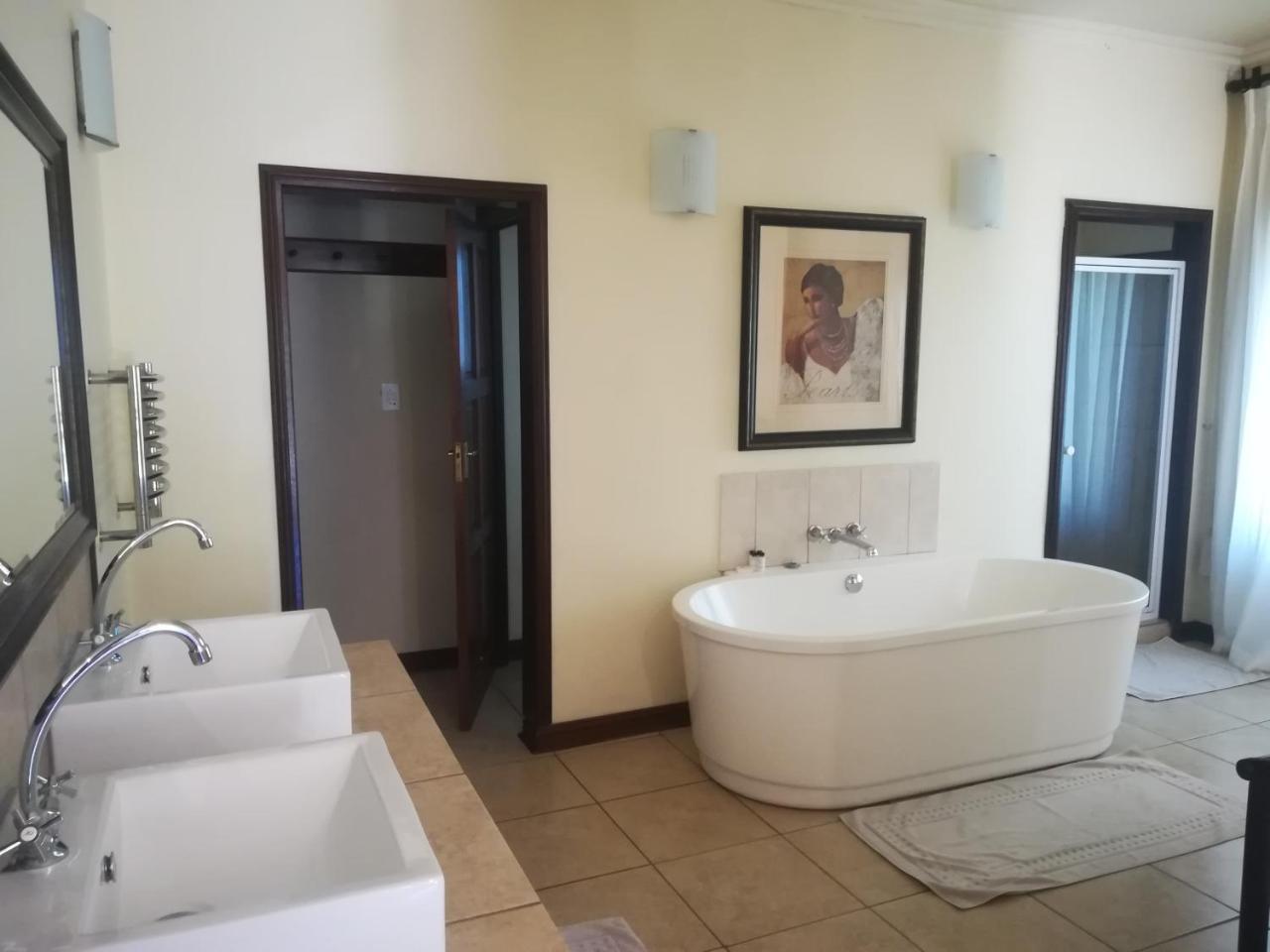 Moon And Sixpence Garden Guest House Muldersdrift Luaran gambar