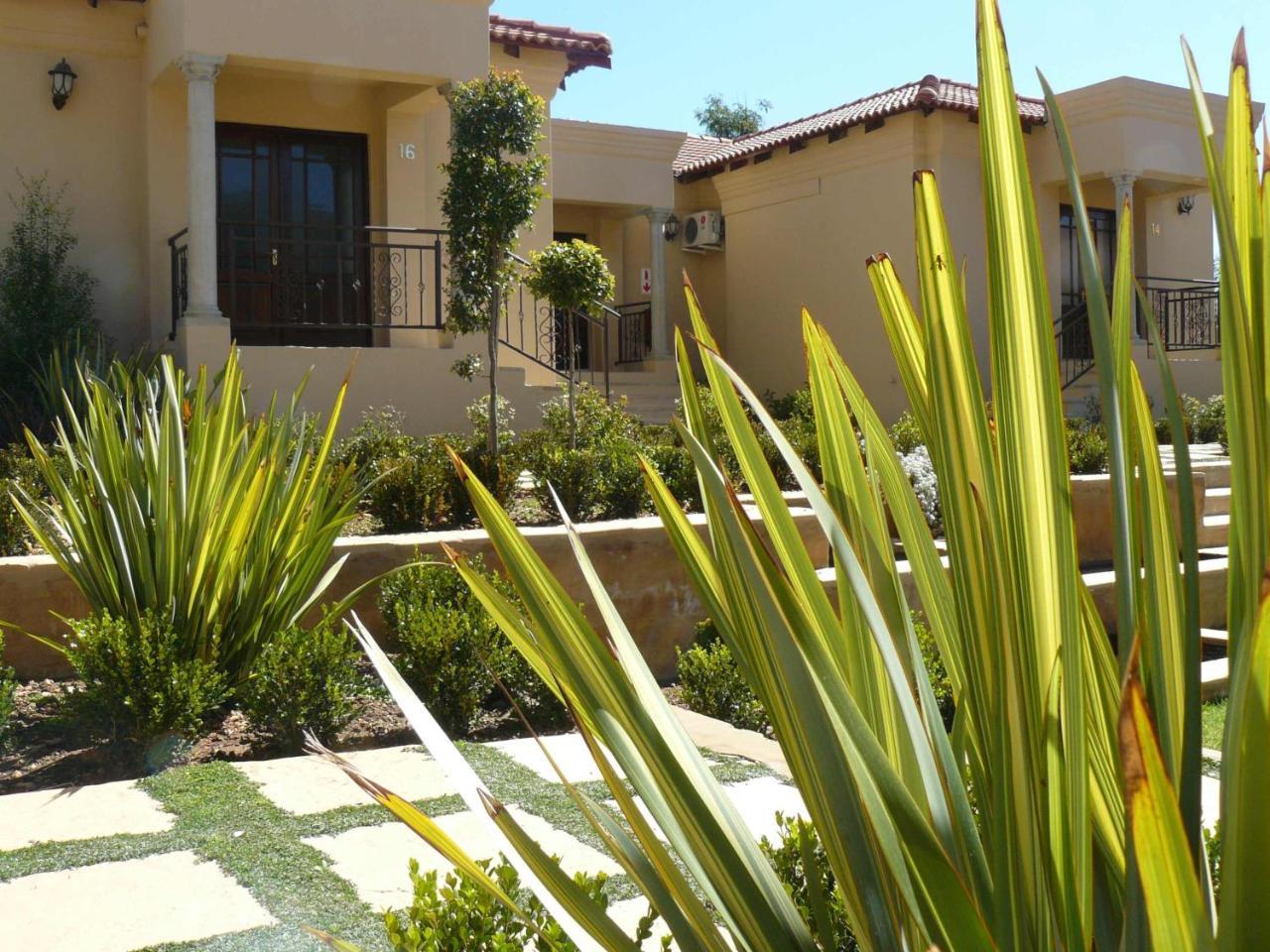 Moon And Sixpence Garden Guest House Muldersdrift Luaran gambar