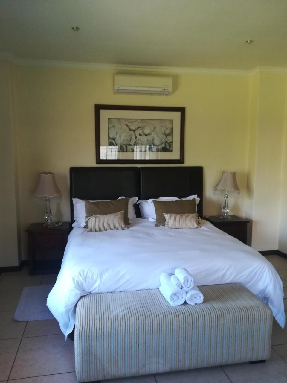 Moon And Sixpence Garden Guest House Muldersdrift Bilik gambar